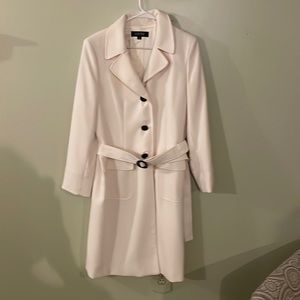 Kasper Size 12 Cream Long Suit Jacket with Belt and Pockets